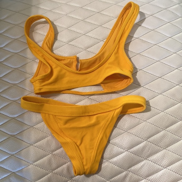 Frankies Bikinis Ribbed Bottom - Picture 2 of 3